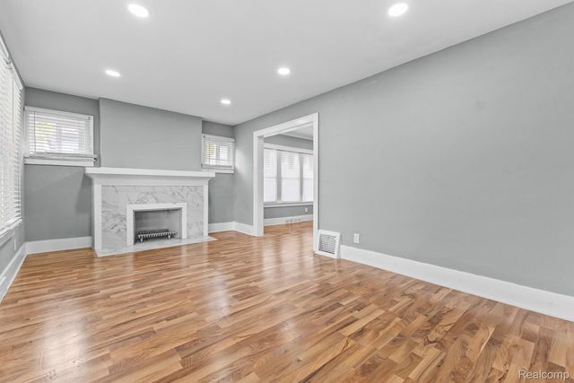 2341 Fullerton Street, Detroit, MI 48238