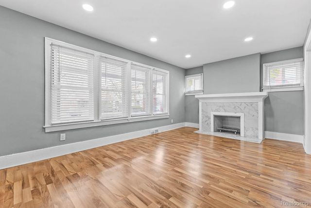 2341 Fullerton Street, Detroit, MI 48238