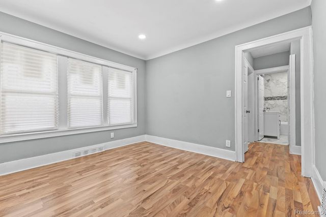 2341 Fullerton Street, Detroit, MI 48238