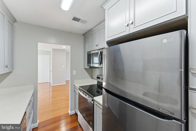 13406 SHADY KNOLL DR #13406, Silver Spring, MD 20904