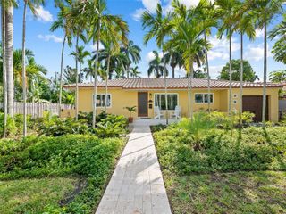 1038 Tyler St, Hollywood, FL 33019