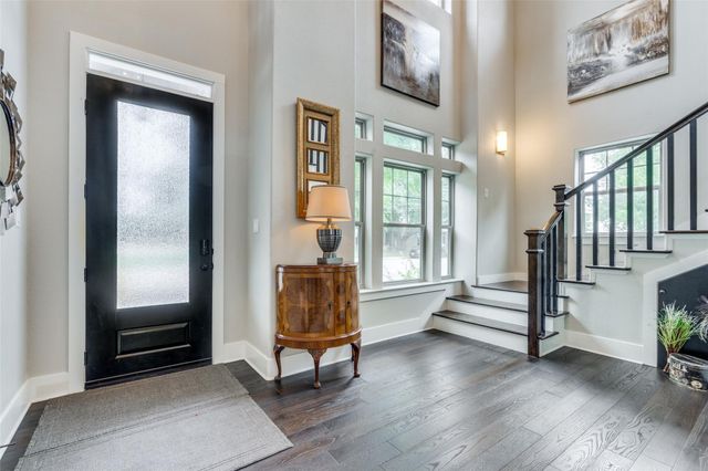 911 Farm ST, Bastrop, TX 78602