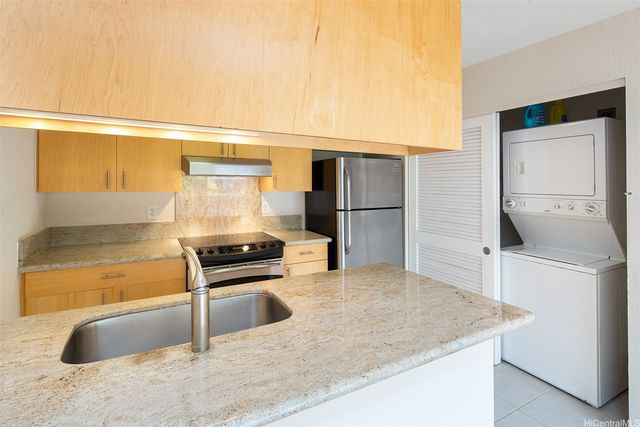 493 Mananai Place 31V, Honolulu, HI 96818