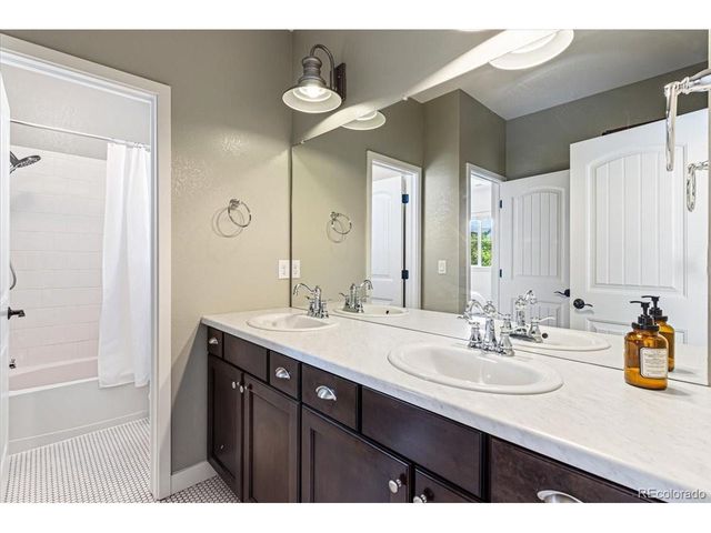 26512 E Calhoun Pl, Aurora, CO 80016