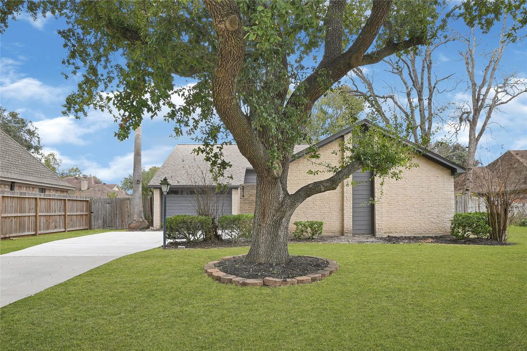 2314 Bright Meadows Drive, Missouri City, TX 77489