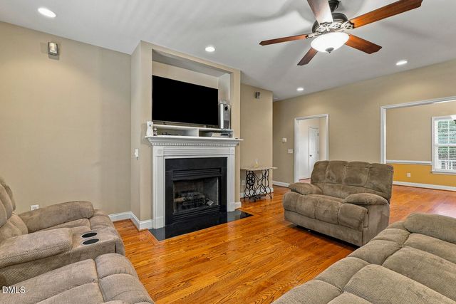 89 Cloverdale Drive, Pittsboro, NC 27312