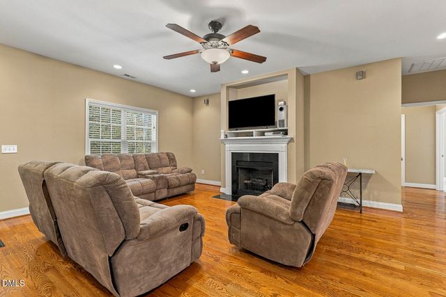 89 Cloverdale Drive, Pittsboro, NC 27312