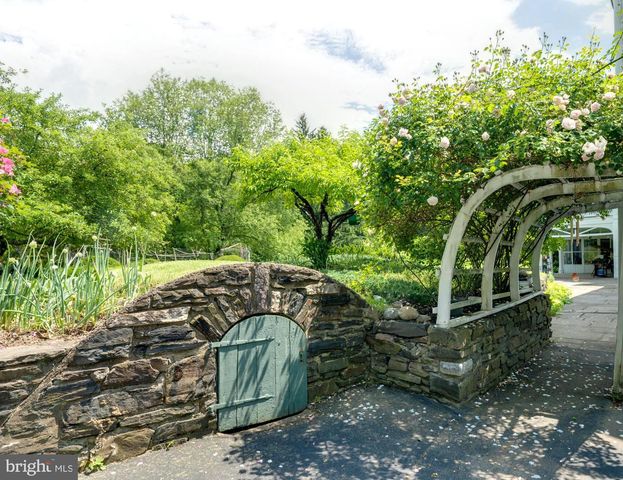 1118 INDIAN CREEK RD, Wynnewood, PA 19096