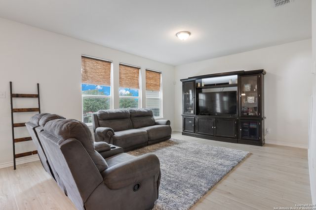 8443 Fortuna Valley, San Antonio, TX 78252