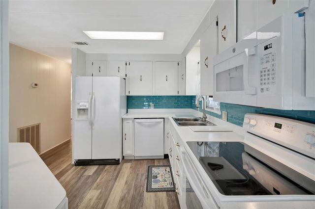 2236 EVERGREEN CIRCLE 1704, Zellwood, FL 32798