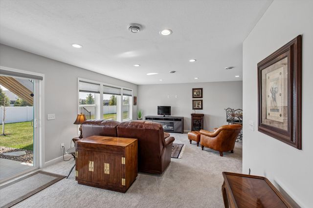 17858 Hamburg Avenue, Lakeville, MN 55044