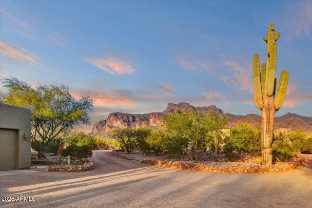 822 S BROADWAY Lane, Gold Canyon, AZ 85119