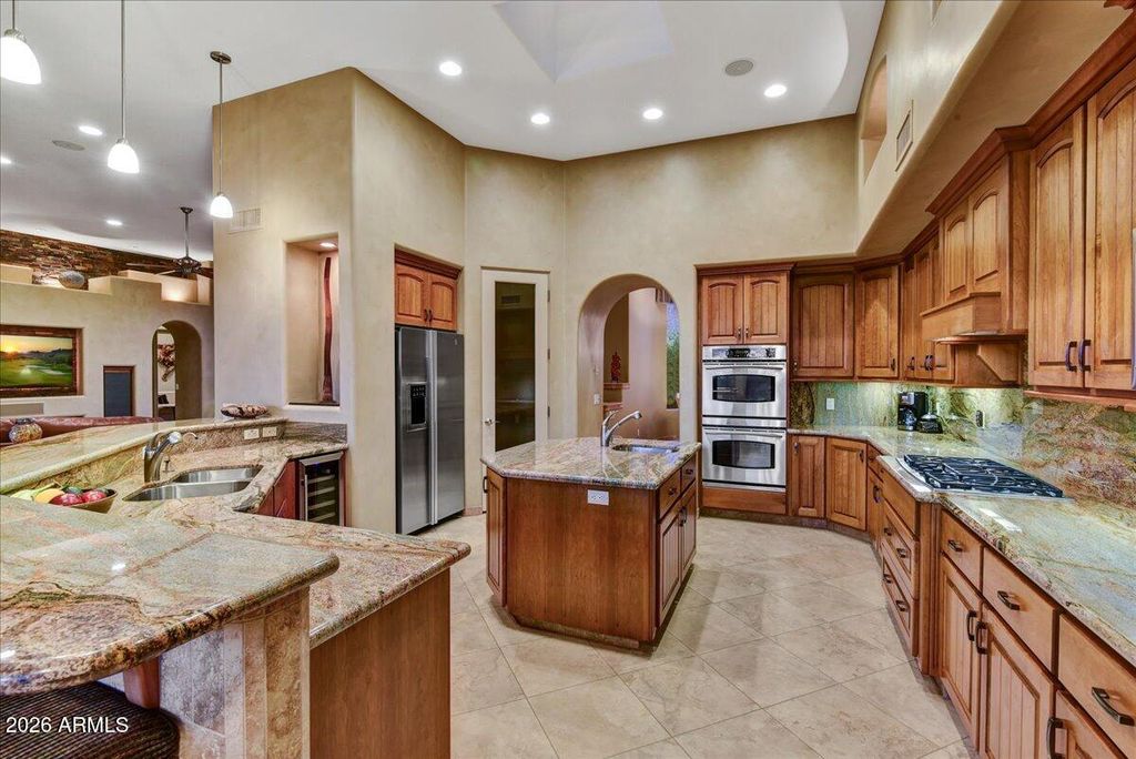Image 12 of property listing at 822 S BROADWAY Lane, Gold Canyon, AZ 85119