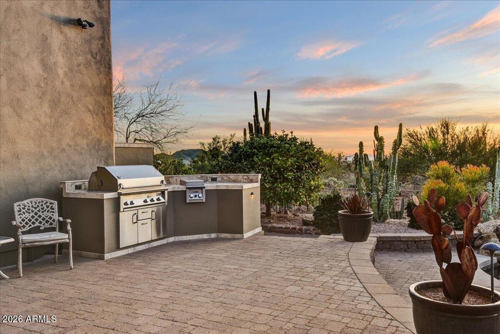 Image 32 of property listing at 822 S BROADWAY Lane, Gold Canyon, AZ 85119