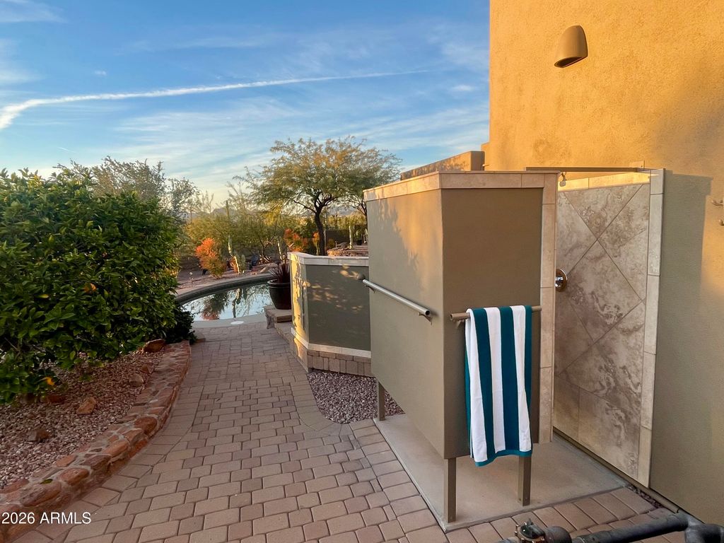 Image 35 of property listing at 822 S BROADWAY Lane, Gold Canyon, AZ 85119