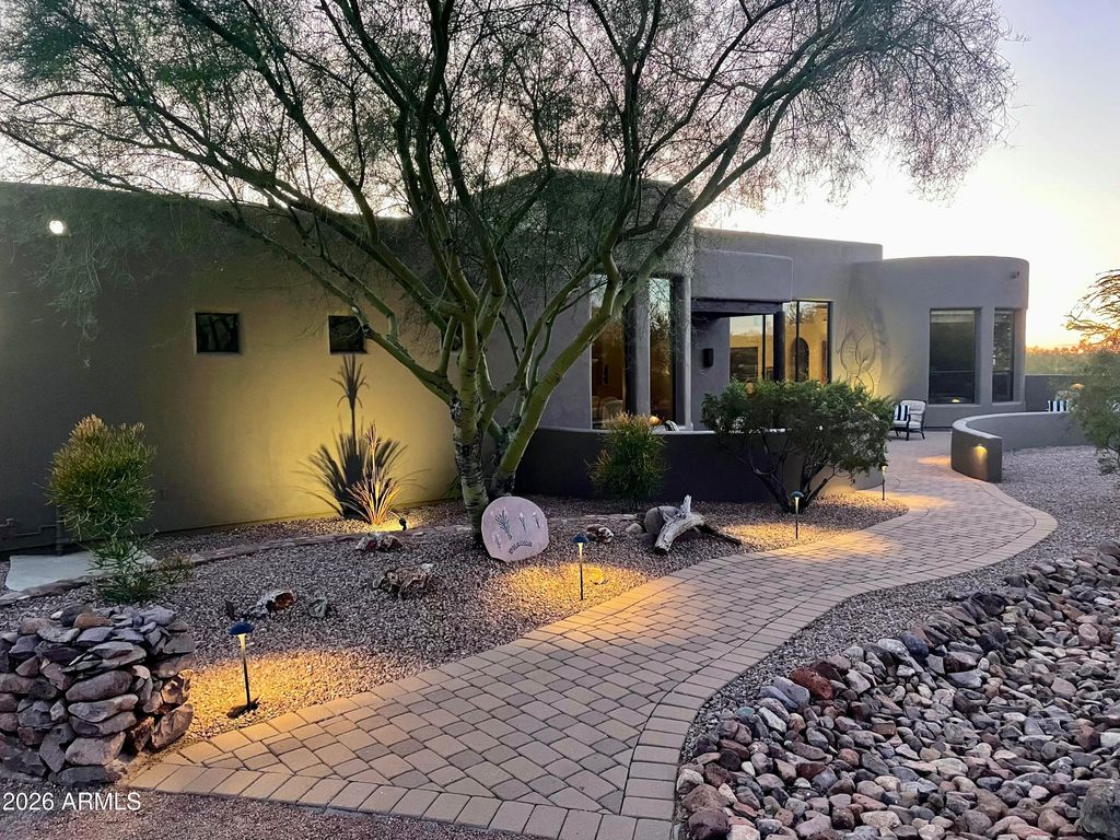 Image 36 of property listing at 822 S BROADWAY Lane, Gold Canyon, AZ 85119