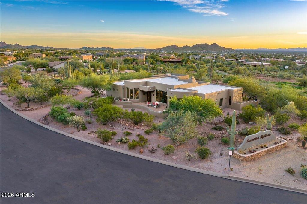 Image 37 of property listing at 822 S BROADWAY Lane, Gold Canyon, AZ 85119