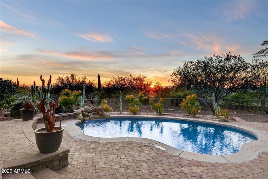 Image 4 of property listing at 822 S BROADWAY Lane, Gold Canyon, AZ 85119