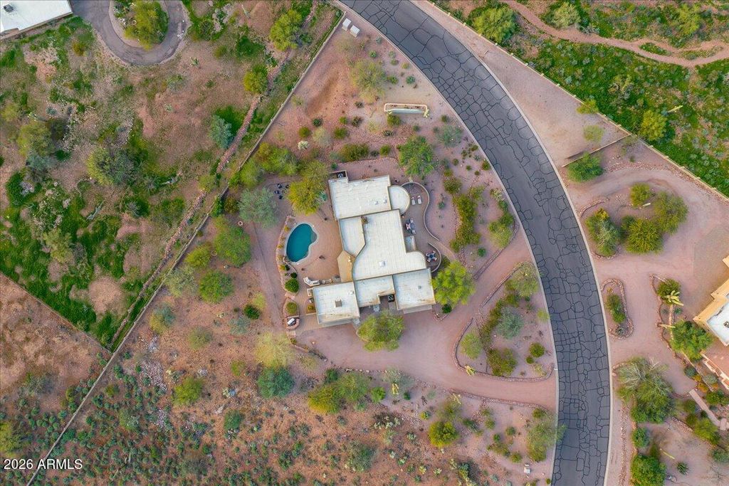 Image 8 of property listing at 822 S BROADWAY Lane, Gold Canyon, AZ 85119