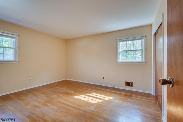 106 Winding Rd, Woodbridge Twp., NJ 08830