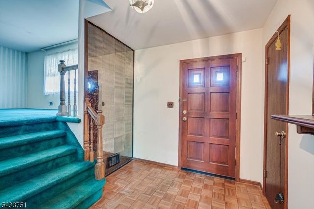 106 Winding Rd, Woodbridge Twp., NJ 08830