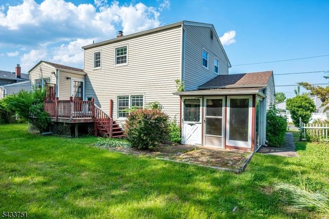 106 Winding Rd, Woodbridge Twp., NJ 08830