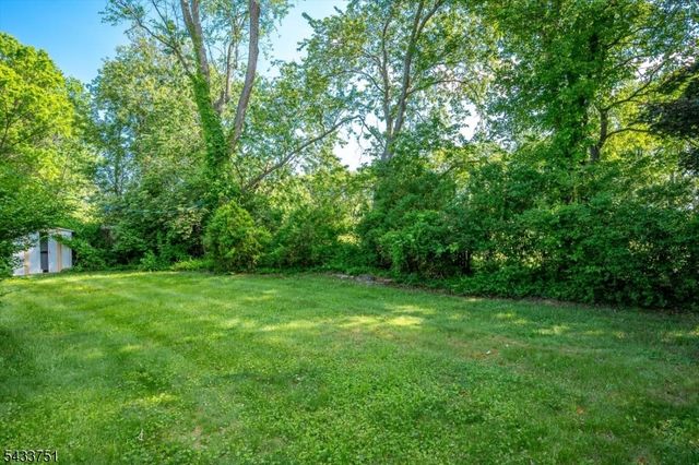 106 Winding Rd, Woodbridge Twp., NJ 08830