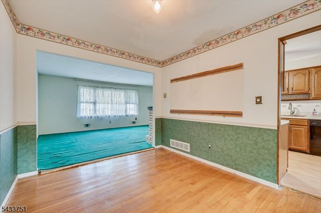 106 Winding Rd, Woodbridge Twp., NJ 08830
