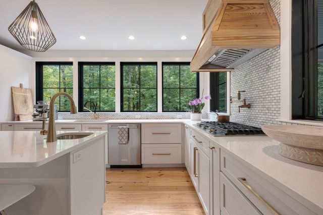 119 Acorn Street, Millis, MA 02054