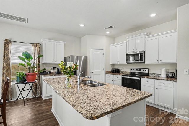 1112 Creedmore Court, Charlotte, NC 28215