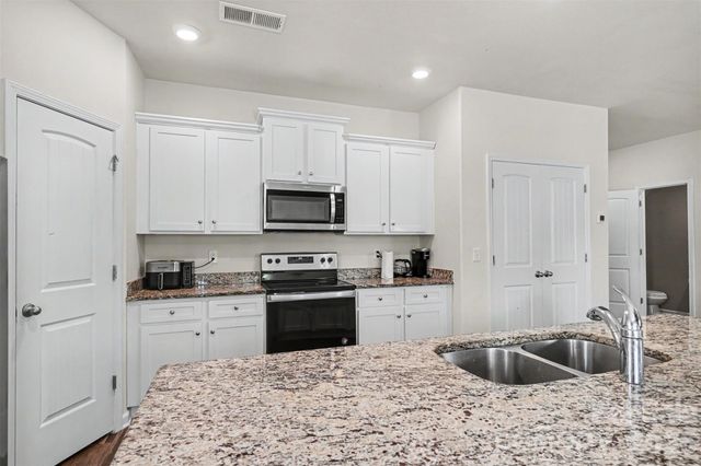 1112 Creedmore Court, Charlotte, NC 28215