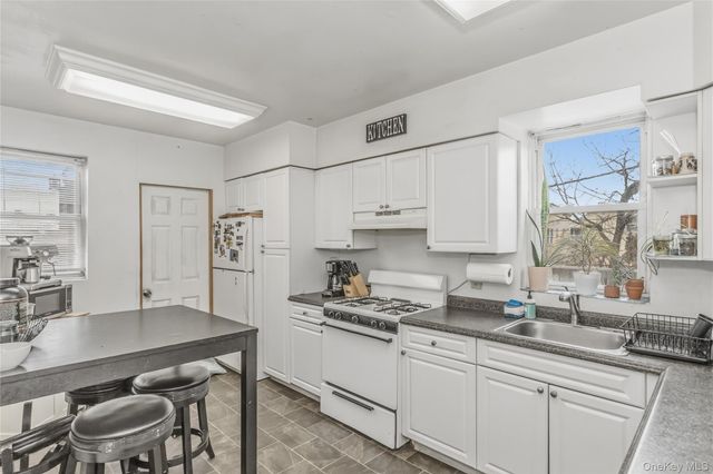 325 E Park Avenue, Long Beach, NY 11561