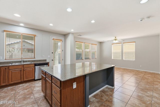 3246 E CARLA VISTA Drive, Gilbert, AZ 85295
