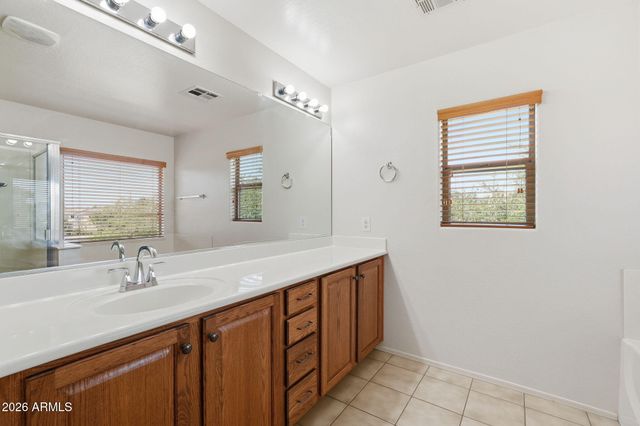 3246 E CARLA VISTA Drive, Gilbert, AZ 85295