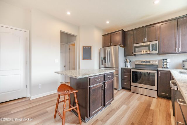 127 Goldeneye Ct, Shepherdsville, KY 40165