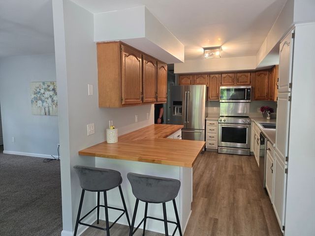 65 S Row Rd, Lunenburg, MA 01462