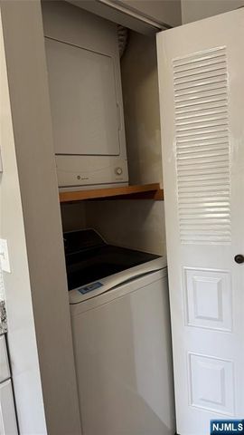 324 Sharon Court 324, Woodbridge, NJ 07095