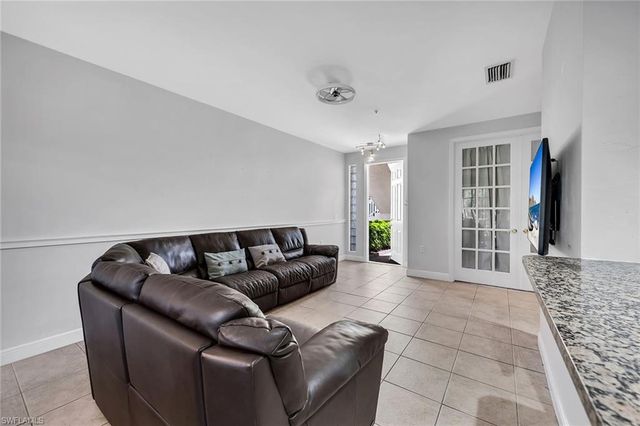 1415 Sweetwater CV 102, Naples, FL 34110