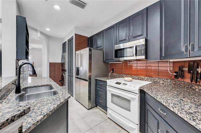 1415 Sweetwater CV 102, Naples, FL 34110