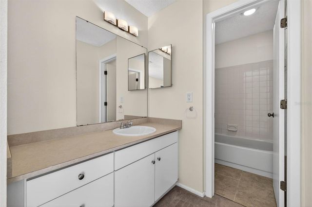 4843 NAPOLI COURT NE, St Petersburg, FL 33703