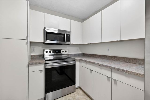 4843 NAPOLI COURT NE, St Petersburg, FL 33703
