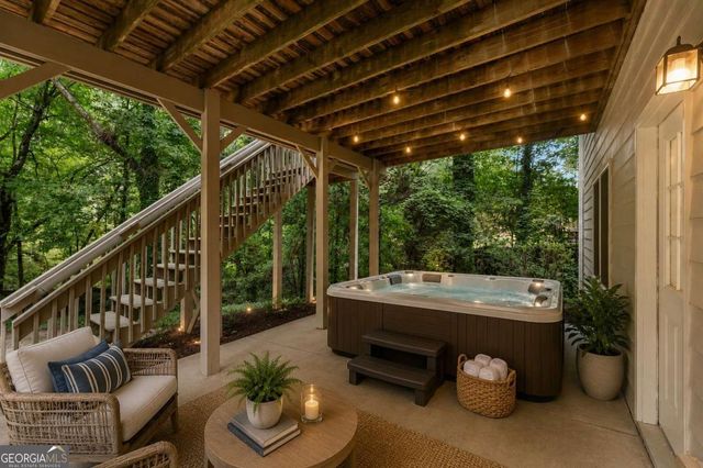 5620 Vinings Retreat Pass SW, Mableton, GA 30126