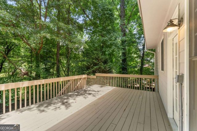 5620 Vinings Retreat Pass SW, Mableton, GA 30126