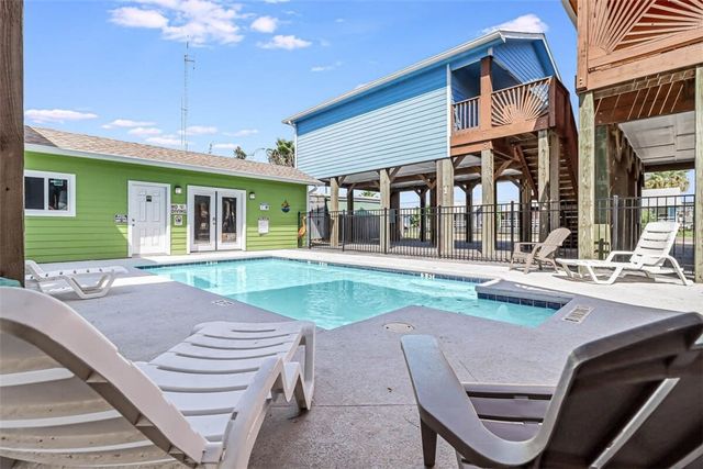 403 S 10th St 2, Port Aransas, TX 78373