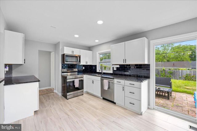 11 HAMPTON LN, Willingboro, NJ 08046