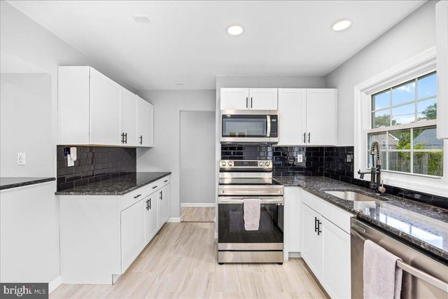 11 HAMPTON LN, Willingboro, NJ 08046