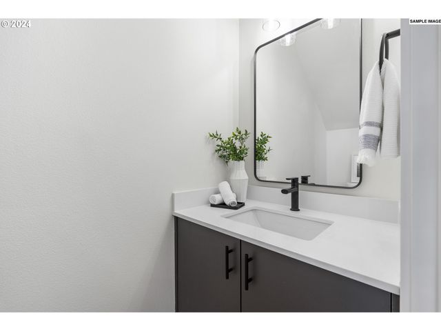 6649 N Fessenden St 11, Portland, OR 97203