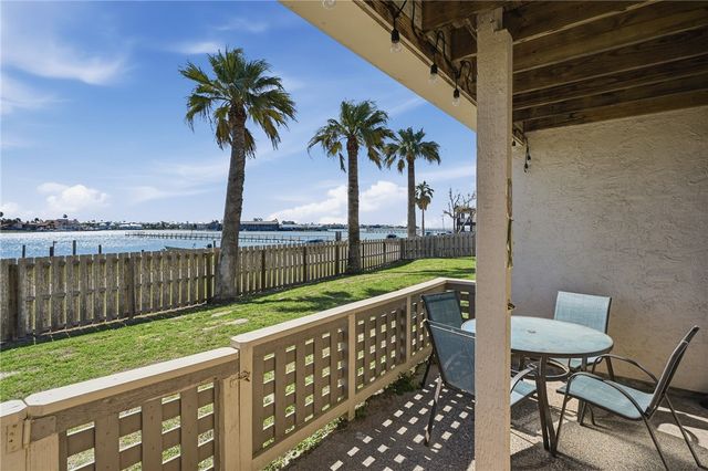 2704 Bayhouse Dr 2704, Rockport, TX 78382