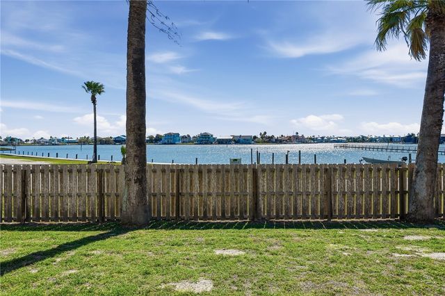 2704 Bayhouse Dr 2704, Rockport, TX 78382