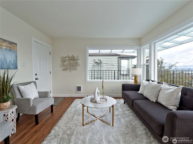 5029 29th ave S, Seattle, WA 98108
